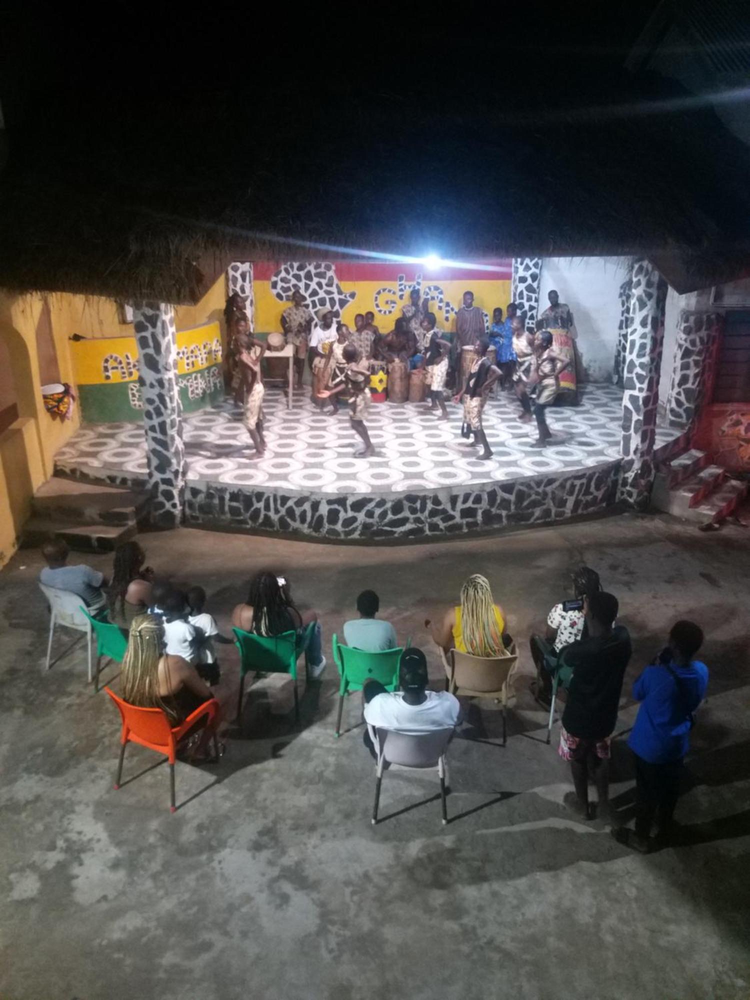 Elmina Akomapa Village מראה חיצוני תמונה